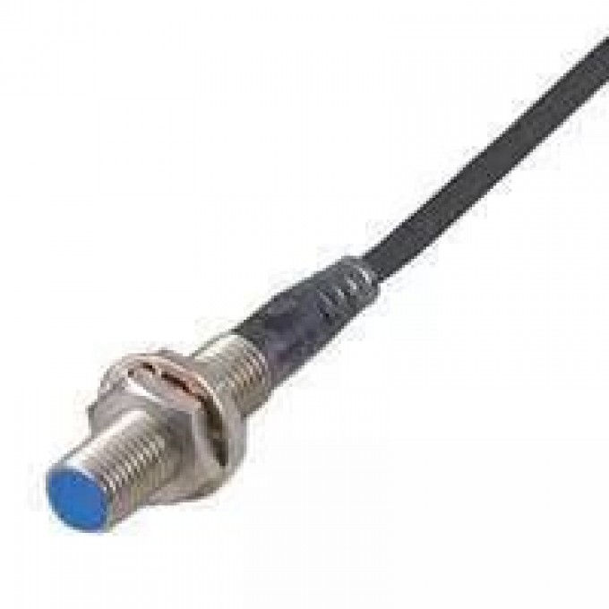 Индуктивный датчик приближения KEYENCE EV-108M M8 DC экранированный 1.5 мм EV-108M-323345