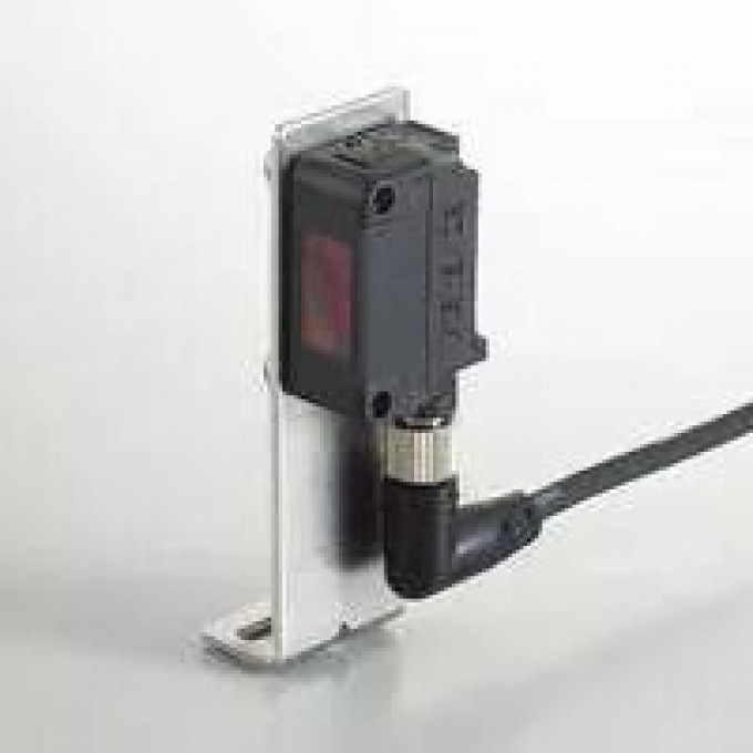 Кронштейн для монтажа датчиков KEYENCE PZ-B02 L-образный PZ-B02-322883