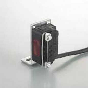 Монтажный кронштейн KEYENCE PZ-B81 для стандартных кабельных датчиков PZ-B81-322898